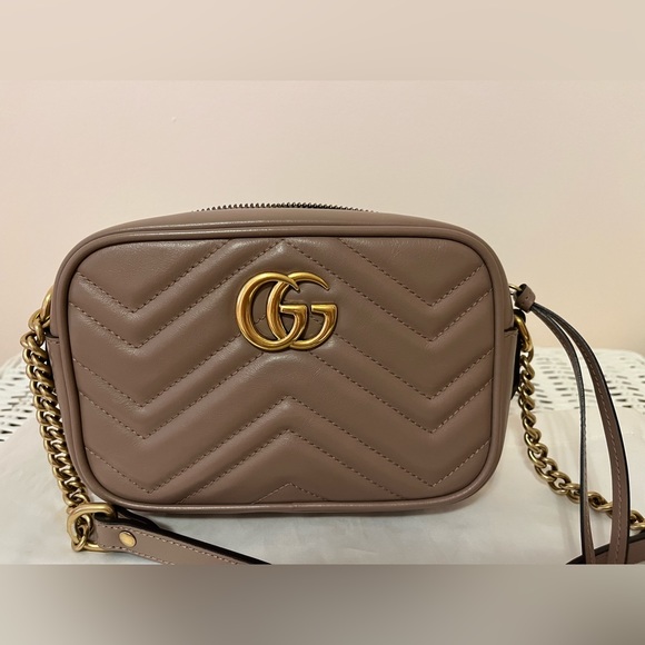 SOLD Gucci GG Mini Marmont Shoulder Bag - Picture 2 of 13